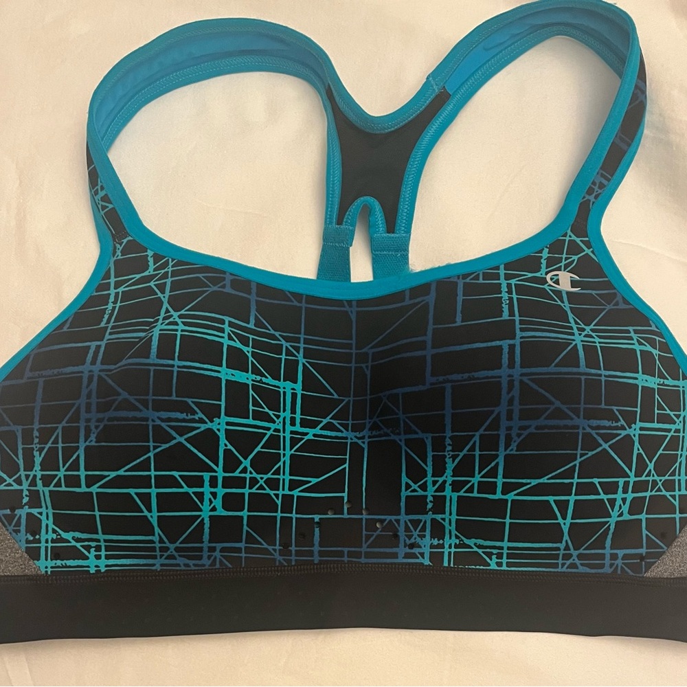 Great condition champion sports bra/ size m